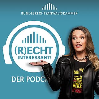 Logo Recht interessant. Im Vordergrund die Moderatorin Stephanie Beyrich